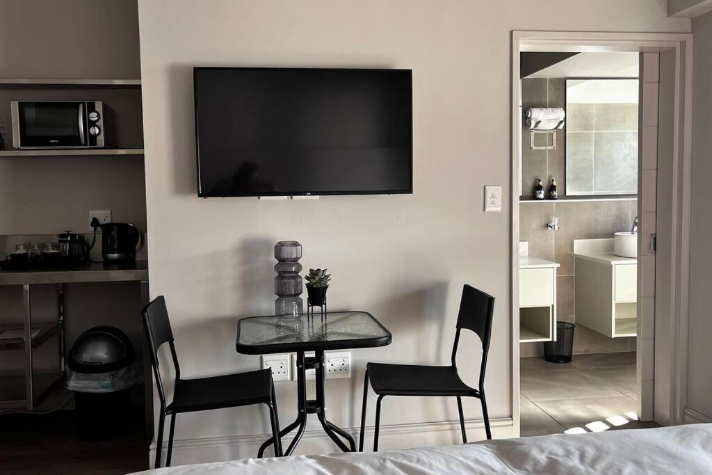 Hermanus Waterfront Apartment No.19 ภายนอก รูปภาพ